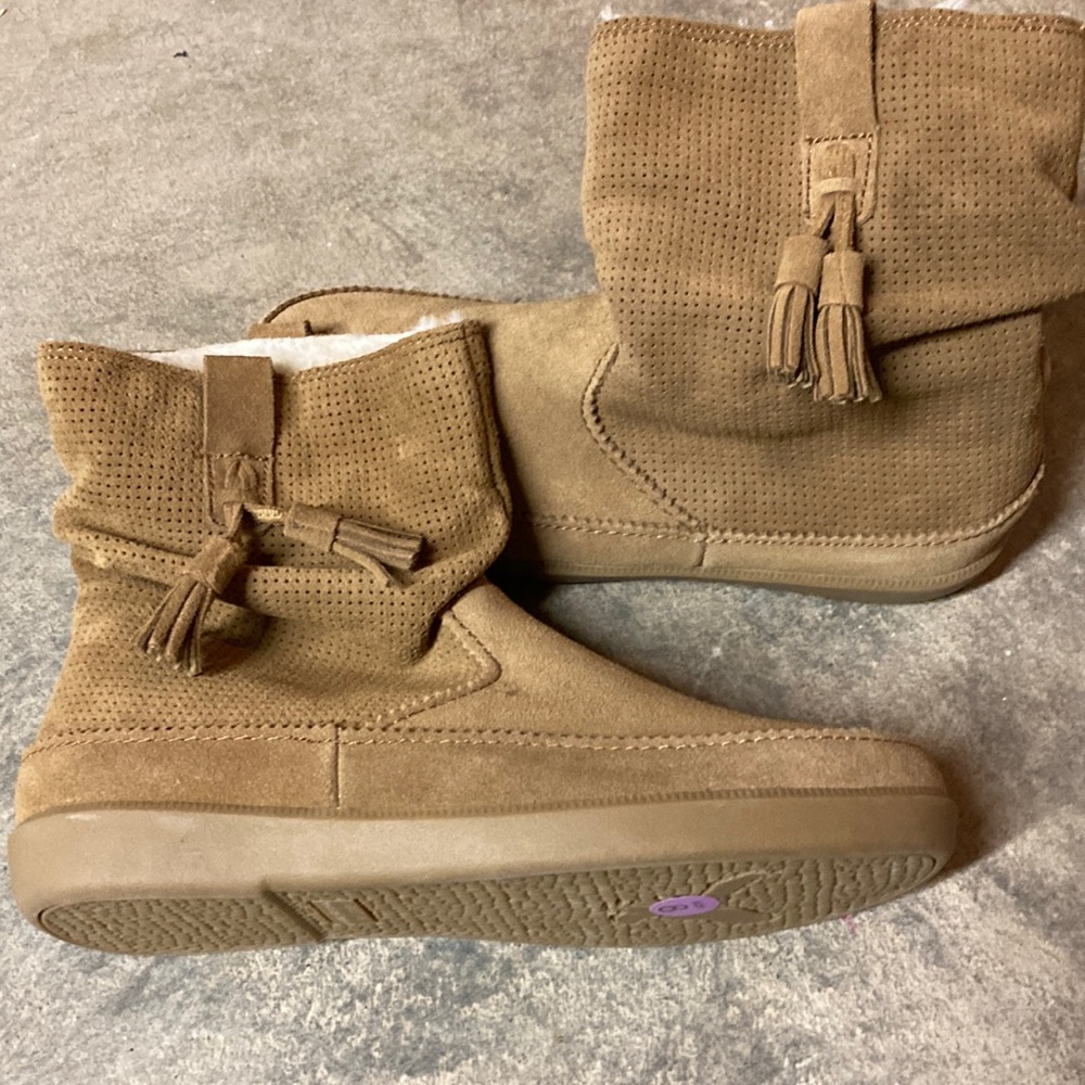 American Eagle Light brown lined boots